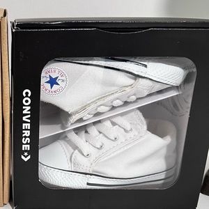 Converse crib shoes size 3c. Worn twice.